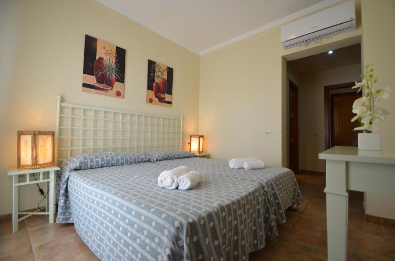 Apartamentos Solmares Исла-Канела Экстерьер фото
